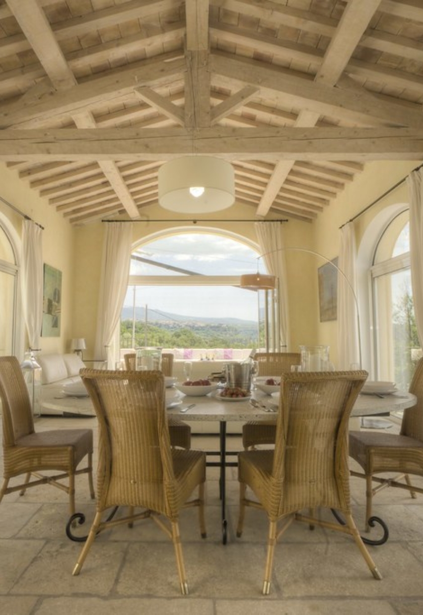 the_estate_elegant_room@2x